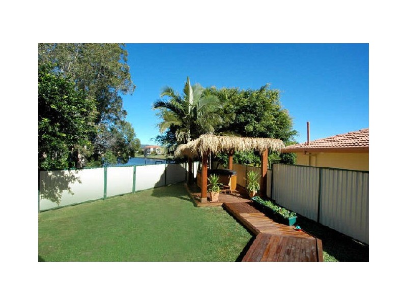 4 Parakeet Place, Burleigh Waters QLD 4220