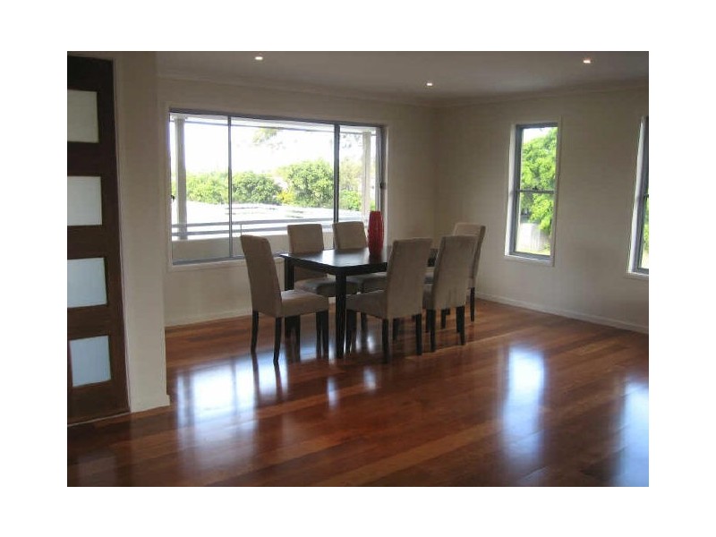 2/83 Mountain View Ave, Miami QLD 4220