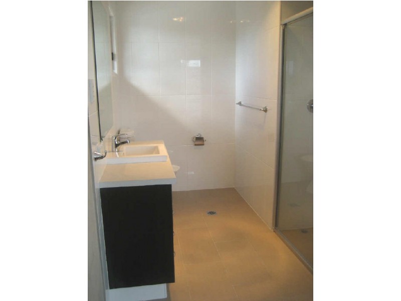 2/83 Mountain View Ave, Miami QLD 4220