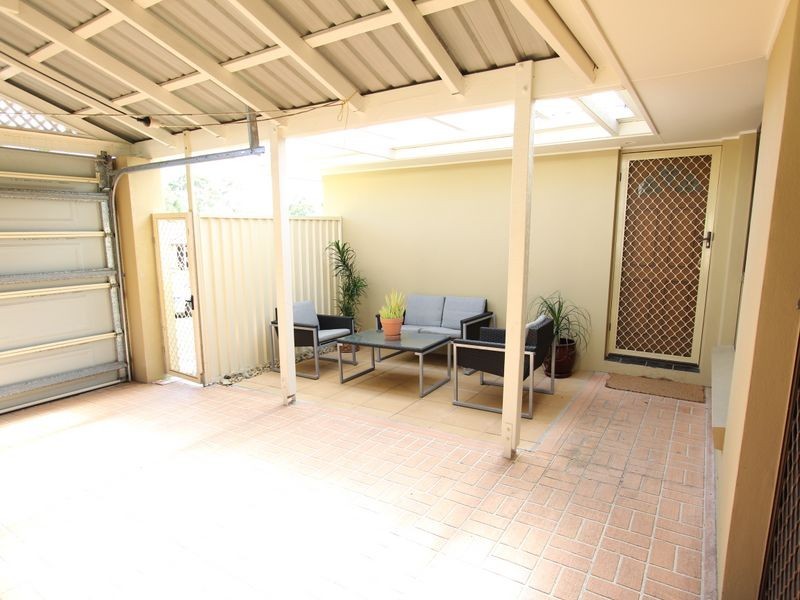 22 Bushtree Court, Burleigh Waters QLD 4220