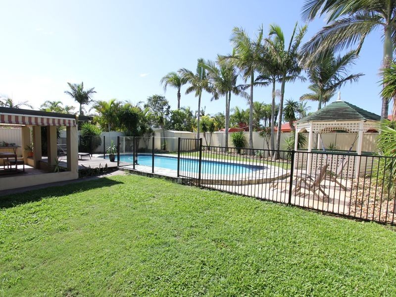 22 Bushtree Court, Burleigh Waters QLD 4220