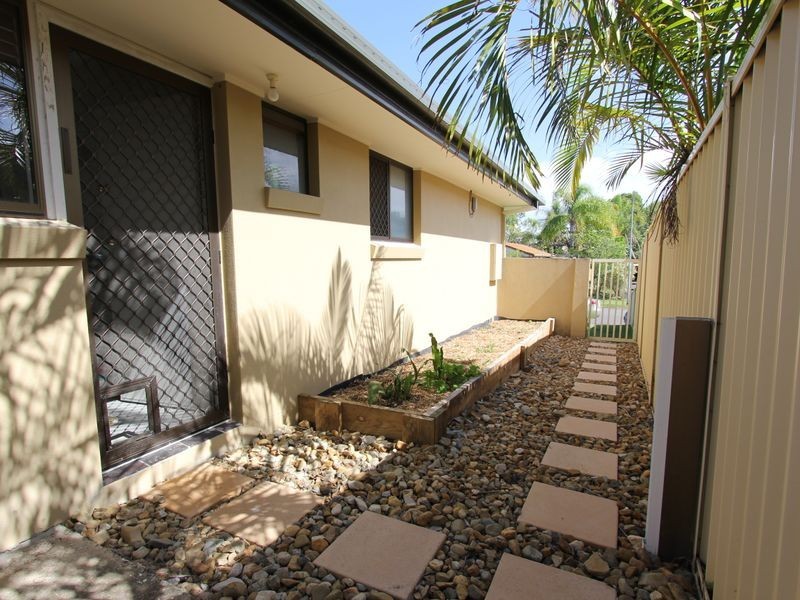 22 Bushtree Court, Burleigh Waters QLD 4220