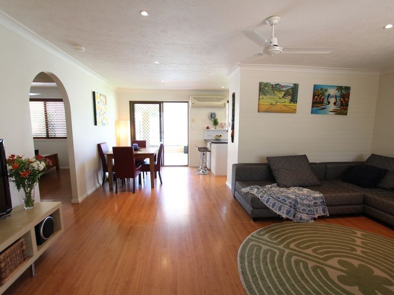 22 Bushtree Court, Burleigh Waters QLD 4220