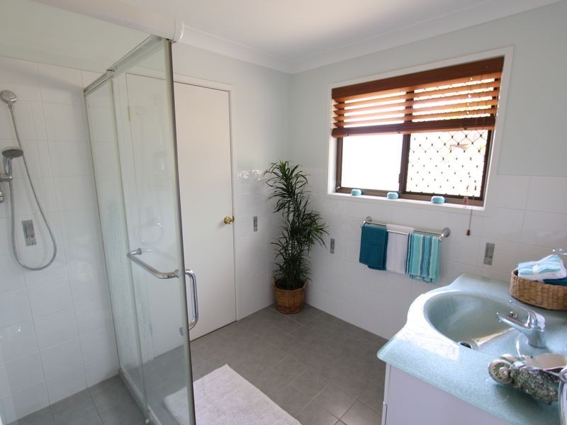 22 Bushtree Court, Burleigh Waters QLD 4220