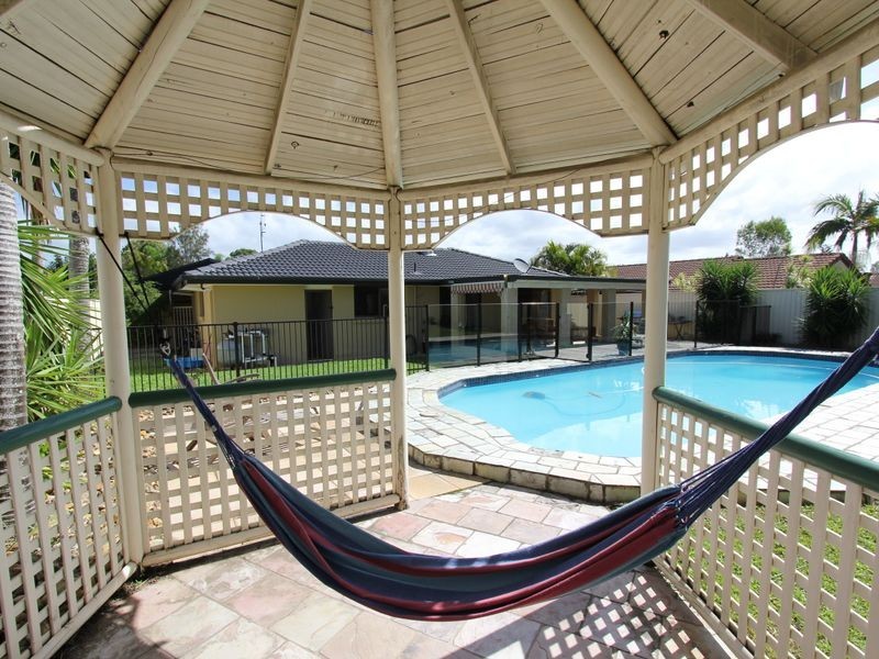 22 Bushtree Court, Burleigh Waters QLD 4220