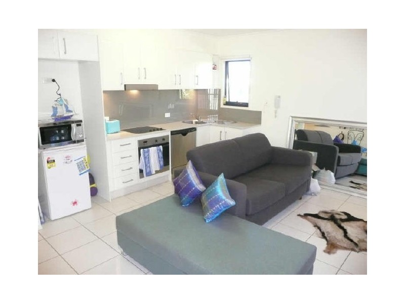 9/2104 Gold Coast Highway, Miami QLD 4220