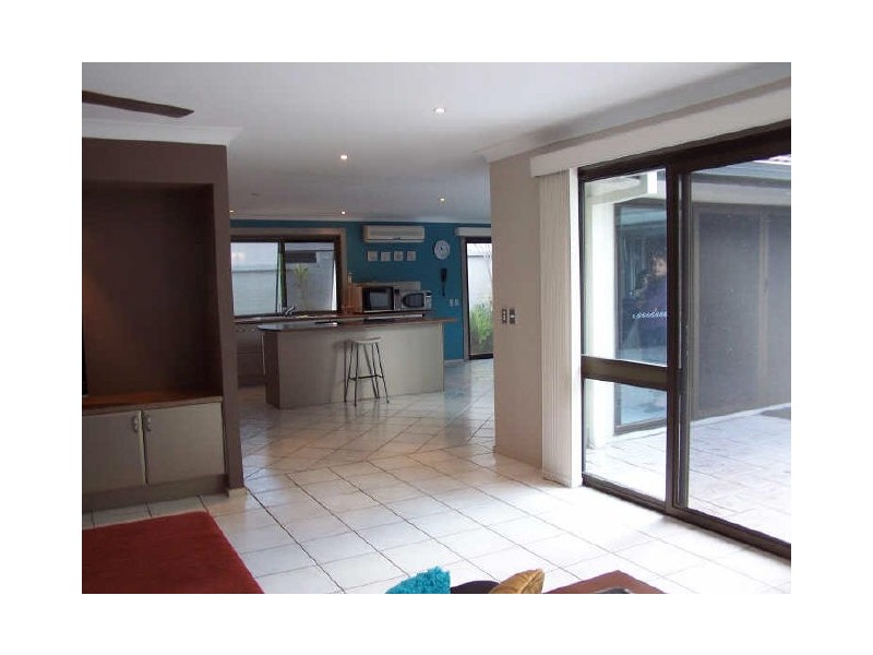 7 Grebe Place, Burleigh Waters QLD 4220