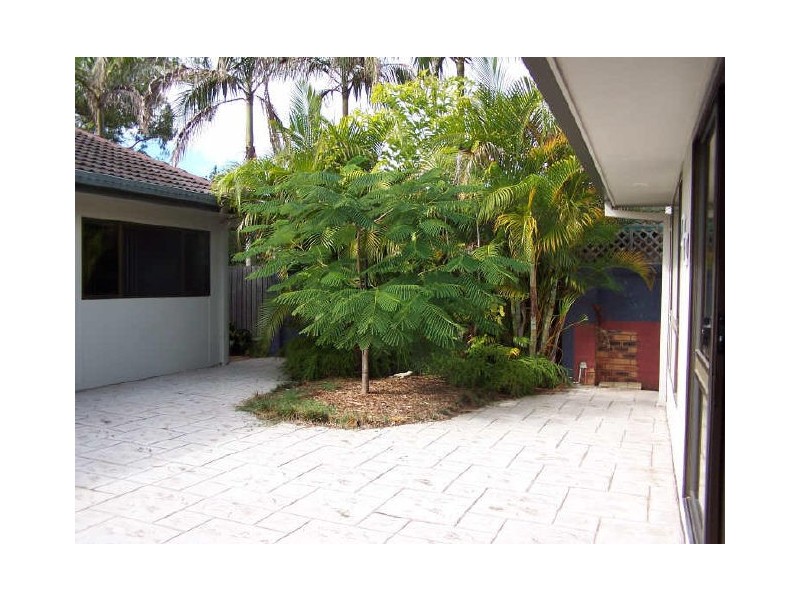 7 Grebe Place, Burleigh Waters QLD 4220