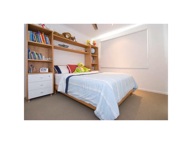 1/114 Slayter Avenue, Bundall QLD 4217