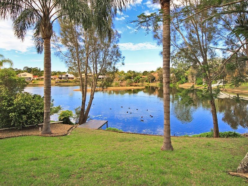 33 Pinnacle Court, Robina QLD 4226