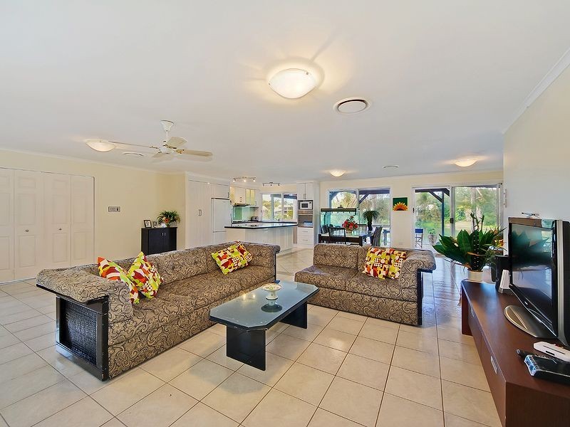 33 Pinnacle Court, Robina QLD 4226