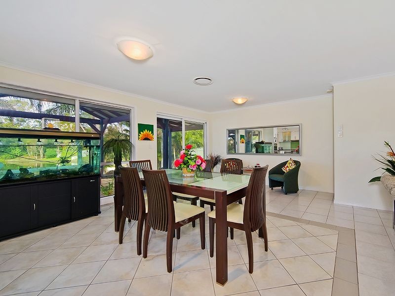 33 Pinnacle Court, Robina QLD 4226