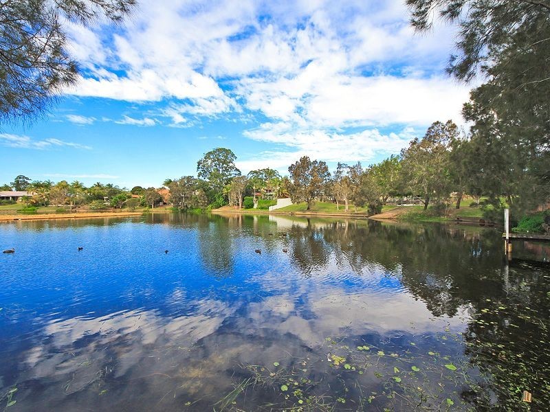 33 Pinnacle Court, Robina QLD 4226