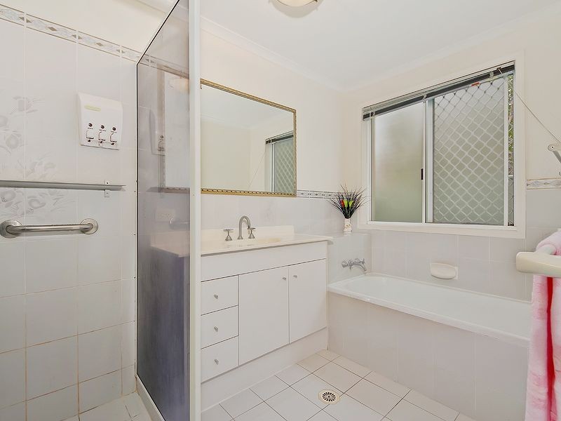 33 Pinnacle Court, Robina QLD 4226