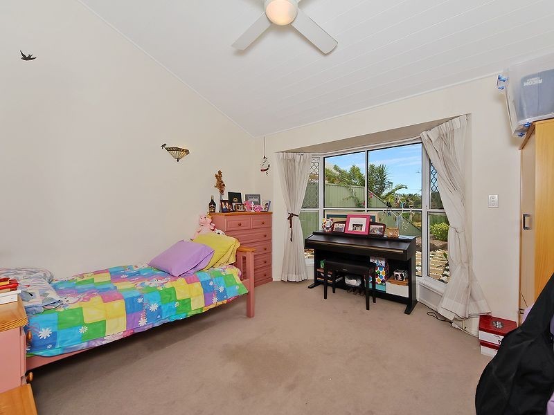 33 Pinnacle Court, Robina QLD 4226