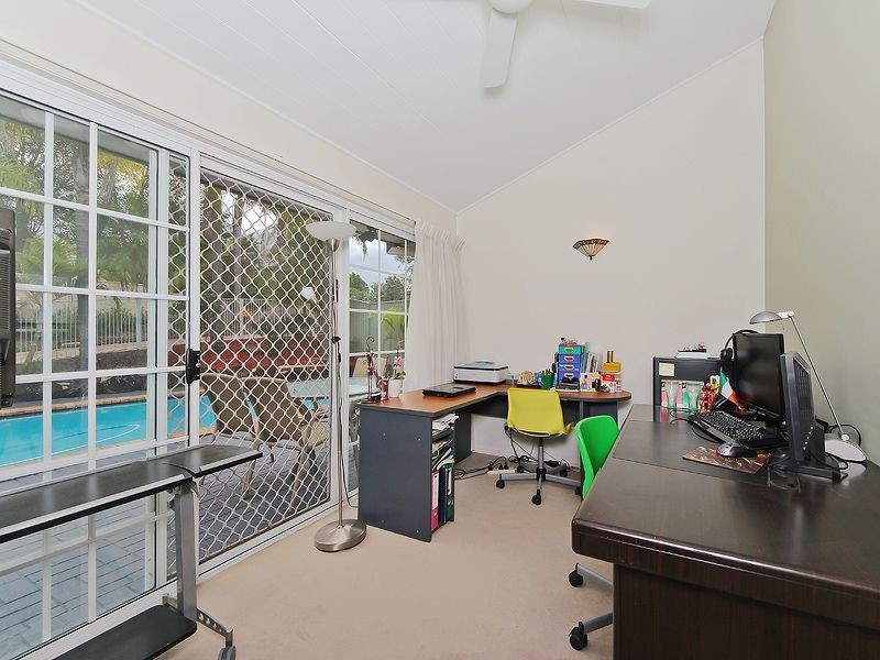 33 Pinnacle Court, Robina QLD 4226