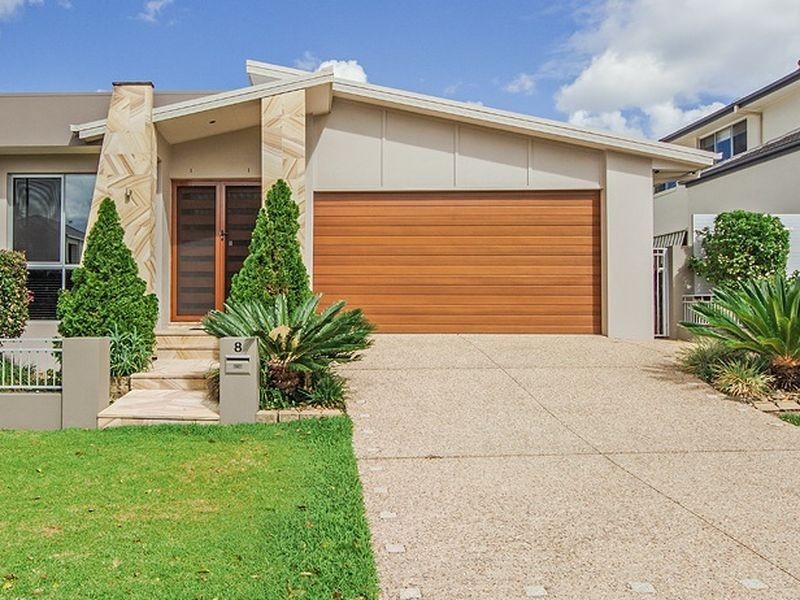 8 Menton Avenue, Varsity Lakes QLD 4227