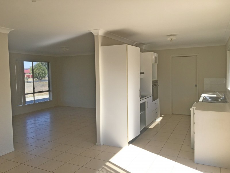 4 Brolga Way, Adare QLD 4343