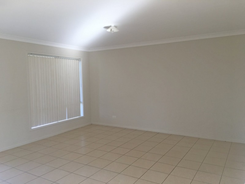4 Brolga Way, Adare QLD 4343