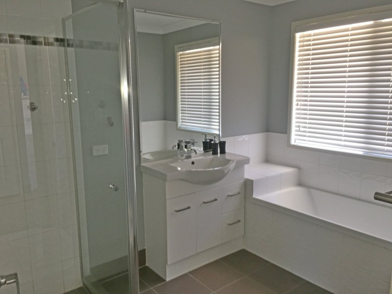 76 Fairway Drive, Hatton Vale QLD 4341