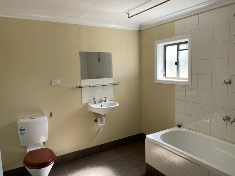 16 Topaz Crescent, Lockyer Waters QLD 4311