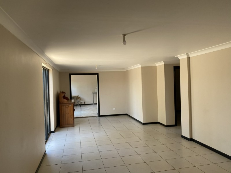 16 Topaz Crescent, Lockyer Waters QLD 4311