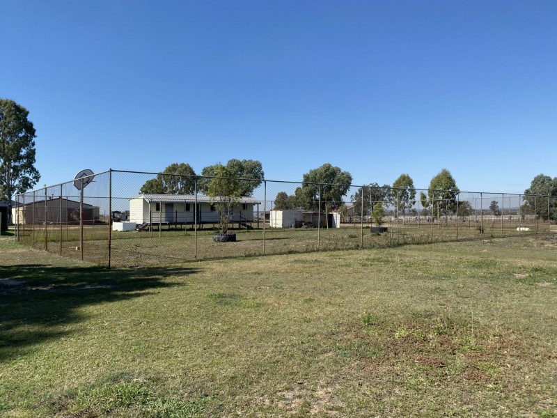 16 Topaz Crescent, Lockyer Waters QLD 4311