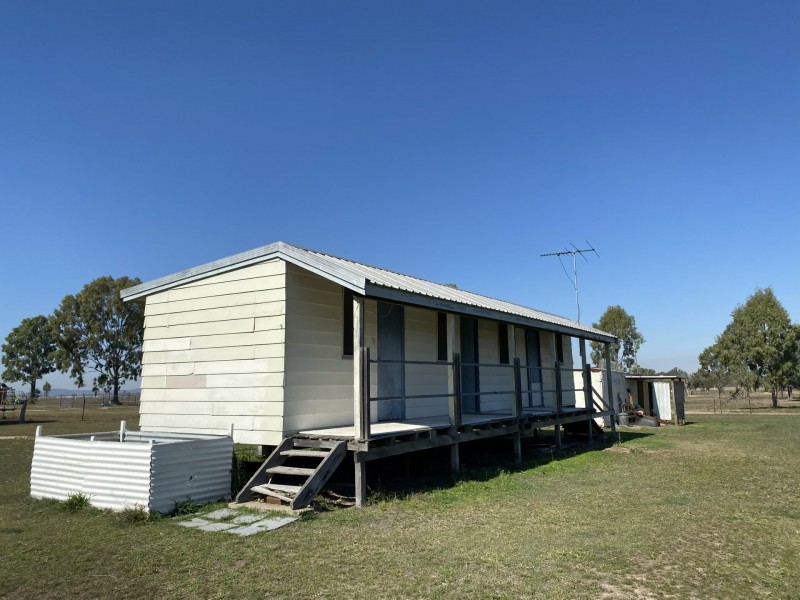 16 Topaz Crescent, Lockyer Waters QLD 4311