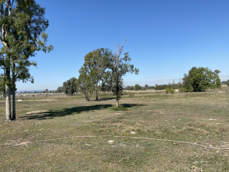 16 Topaz Crescent, Lockyer Waters QLD 4311