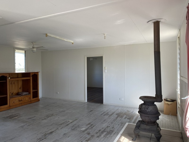 16 Topaz Crescent, Lockyer Waters QLD 4311