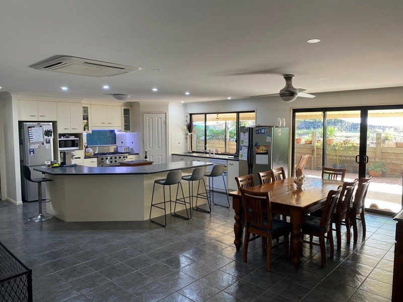 43 hewett drive, Regency Downs QLD 4341