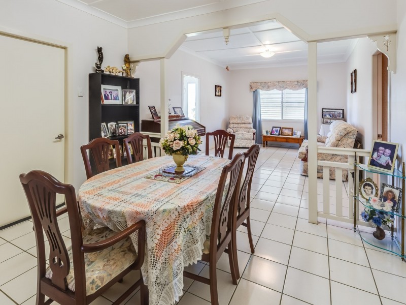 6 Lyons Road, Lake Clarendon QLD 4343