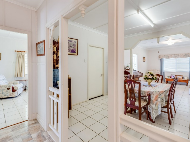 6 Lyons Road, Lake Clarendon QLD 4343