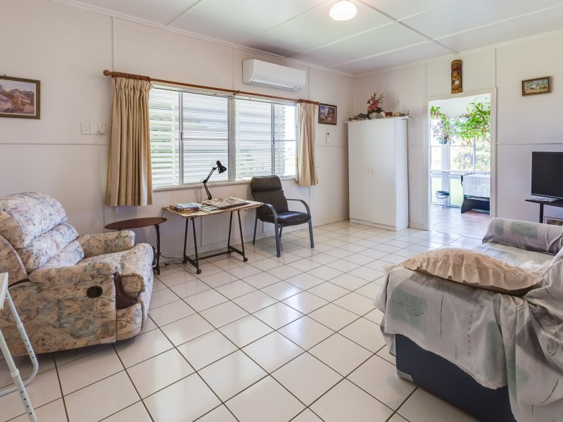 6 Lyons Road, Lake Clarendon QLD 4343