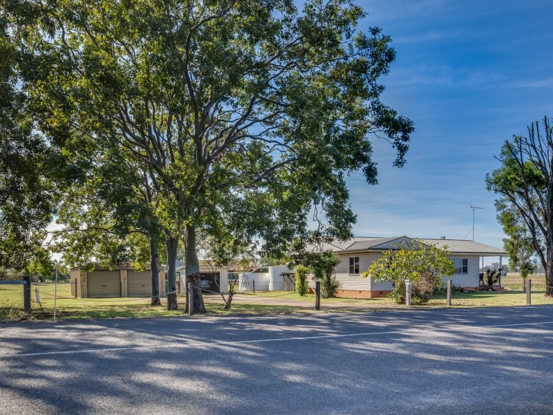 6 Lyons Road, Lake Clarendon QLD 4343