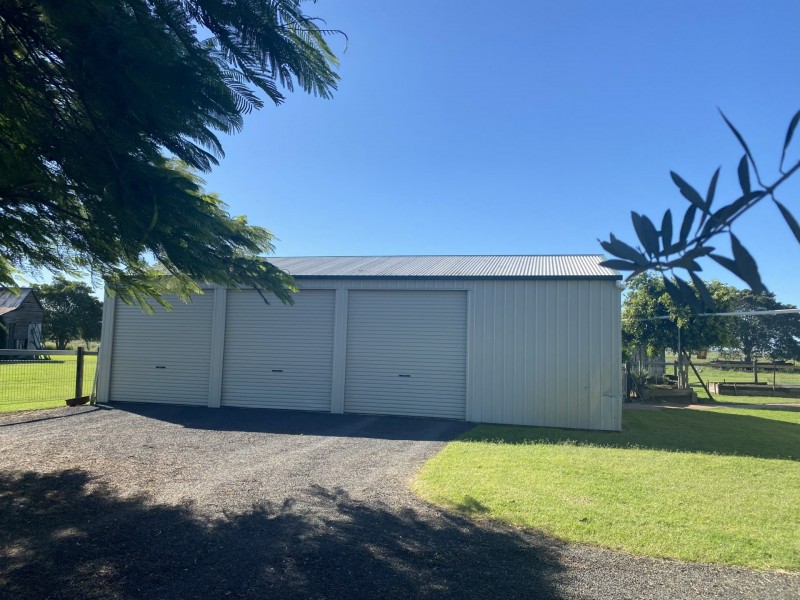 6 Lyons Road, Lake Clarendon QLD 4343