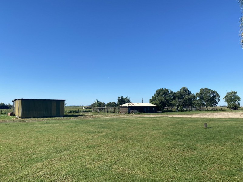 6 Lyons Road, Lake Clarendon QLD 4343
