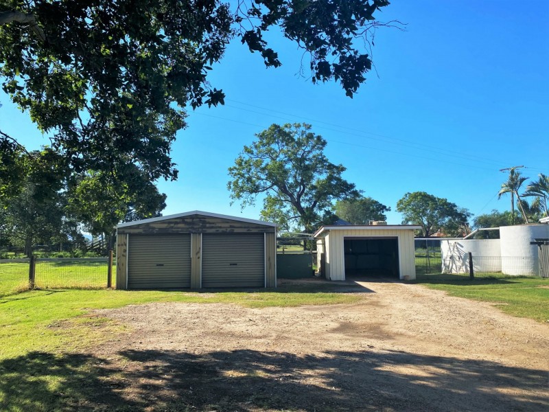 6 Lyons Road, Lake Clarendon QLD 4343