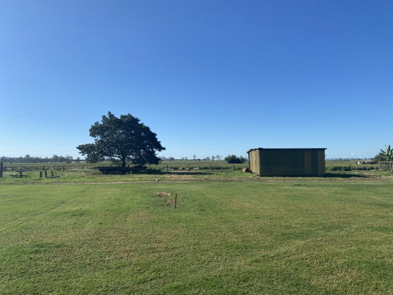 6 Lyons Road, Lake Clarendon QLD 4343