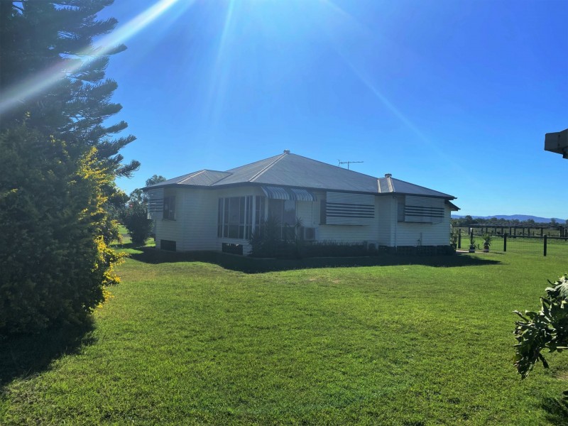 6 Lyons Road, Lake Clarendon QLD 4343