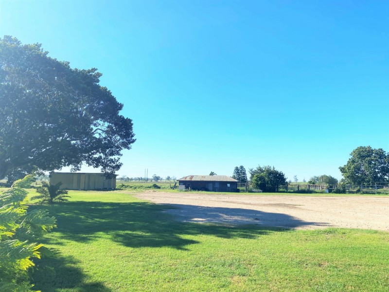 6 Lyons Road, Lake Clarendon QLD 4343