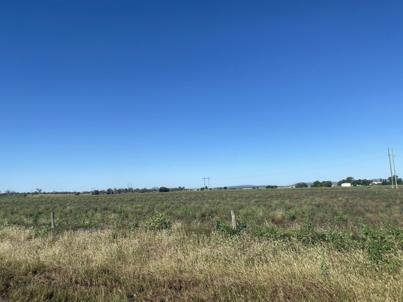 6 Lyons Road, Lake Clarendon QLD 4343