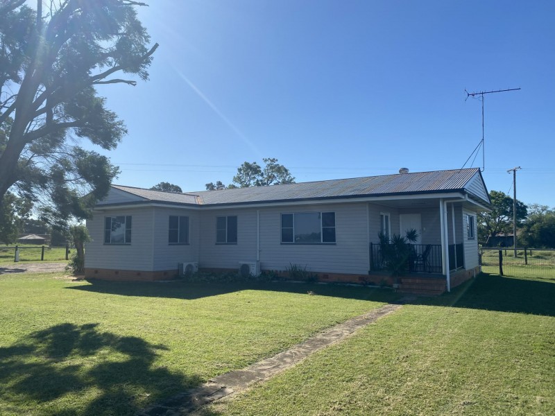 6 Lyons Road, Lake Clarendon QLD 4343