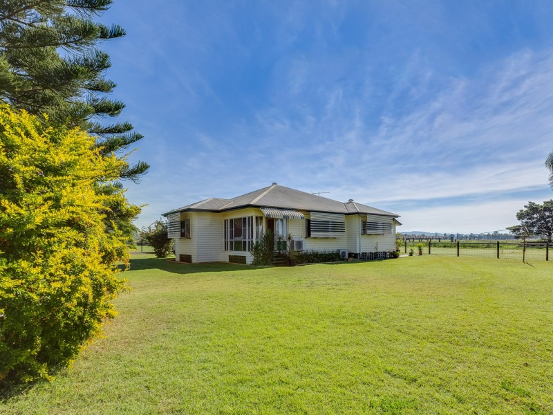 6 Lyons Road, Lake Clarendon QLD 4343