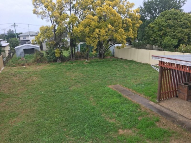 8 DWYER STREET, Gatton QLD 4343