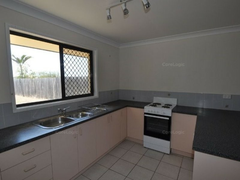 8 Davis Crescent, Gatton QLD 4343