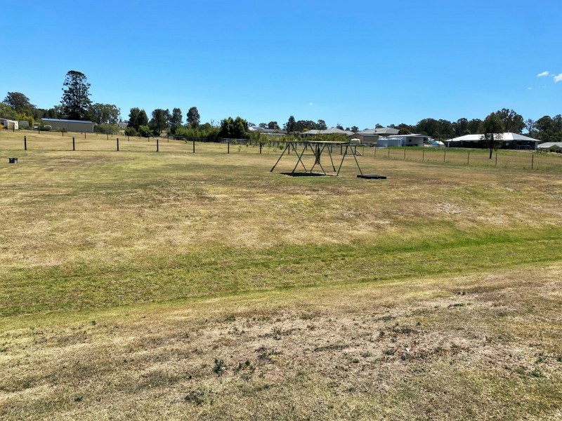 2 Westwood Crescent, Hatton Vale QLD 4341