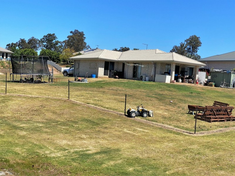 2 Westwood Crescent, Hatton Vale QLD 4341