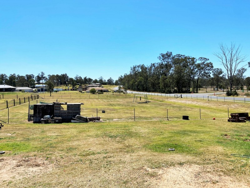 2 Westwood Crescent, Hatton Vale QLD 4341