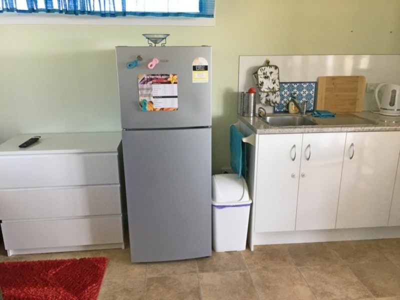 1/8 STOKES COURT, Summerholm QLD 4341